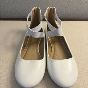 Dream Pairs White Ankle-Strap Ballet Flats
